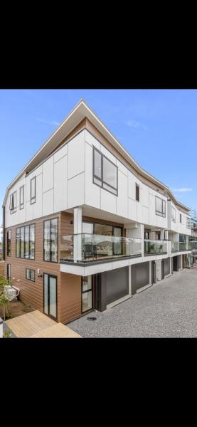 Waverly Place - One Private Room, Orewa